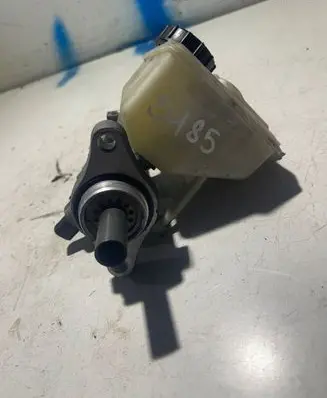 Brake fluid reservoir