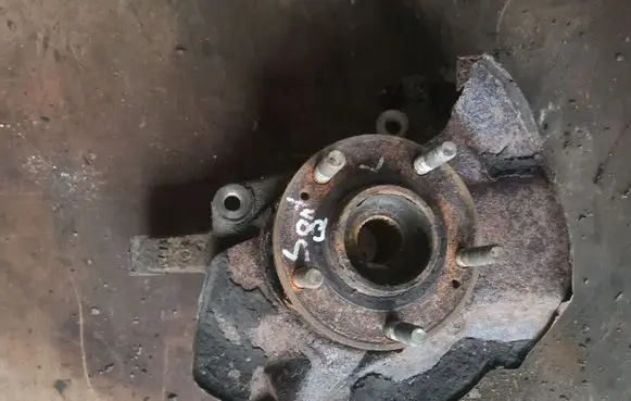 Hyundai Santa Fe Front wheel hub