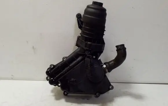 Volvo XC60 Oil filter mounting bracket 30757730