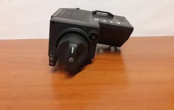 Mercedes-Benz E W210 Light switch 2105452004 6178