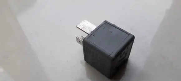 Skoda Superb B5 (3U) Other relay 141951253B 20240072