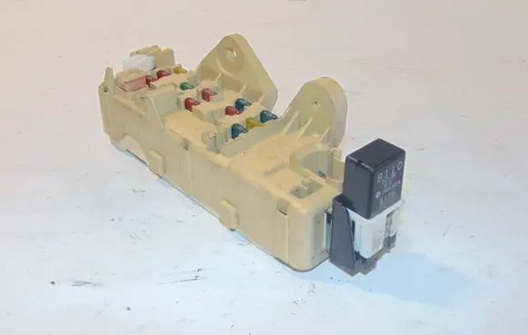 Mazda 323 Fuse module BJ1V66730A