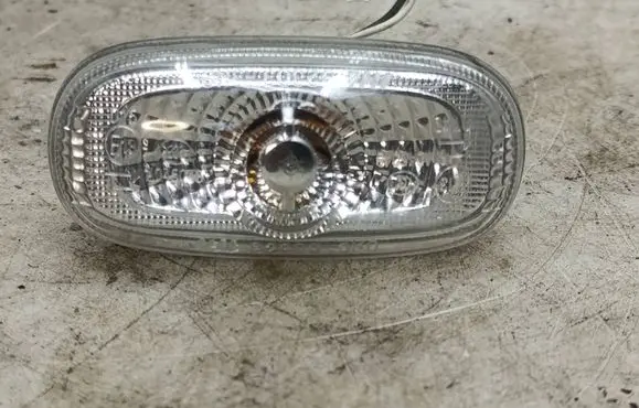 Hyundai Santa Fe Front fender indicator light 923033K0