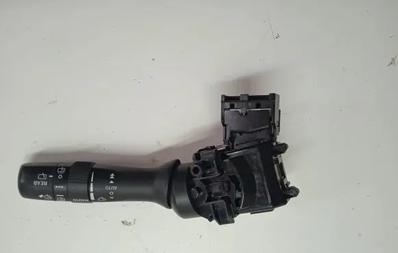 Toyota Prius+ (ZVW40) Wiper switch 173848