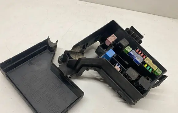Nissan Qashqai Fuse box set 24383BB50A