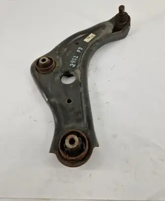 Nissan Qashqai Front lower control arm/wishbone 