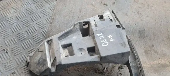 Volvo XC70 Front bumper mounting bracket 09484270