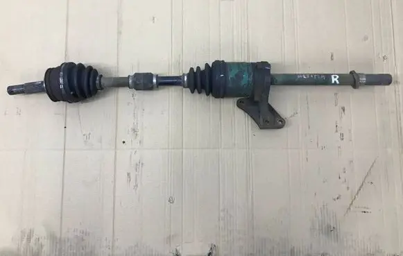 Nissan Altima Front driveshaft