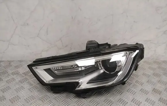 Audi A3 S3 8V Headlight/headlamp 8V0941005E