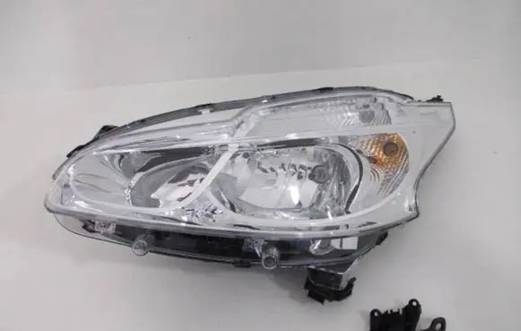 Peugeot 208 I Headlight/headlamp 1685351580