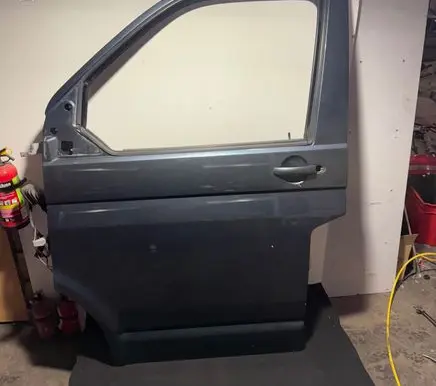 Volkswagen Transporter - Caravelle T5 Front door 7E5831055E
