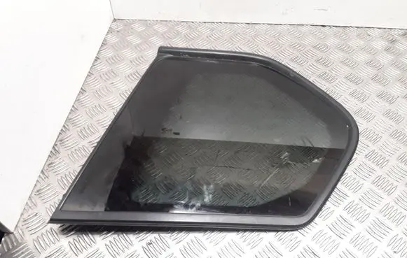 Nissan X-Trail T31 Rear side window