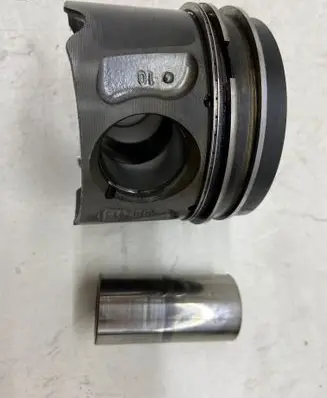 Peugeot 407 Piston FM108490 10R31028