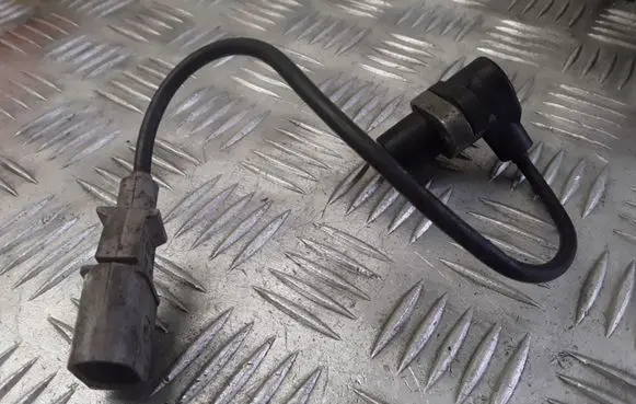 Audi A4 S4 B7 8E 8H Crankshaft position sensor 0261210146