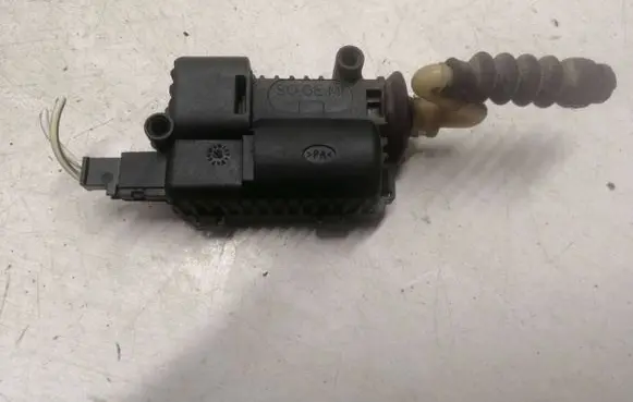 Saab 9-5 Fuel tank cap lock motor 5364294