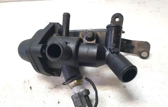 Ford Ranger Thermostat/thermostat housing BB3Q8A586AB