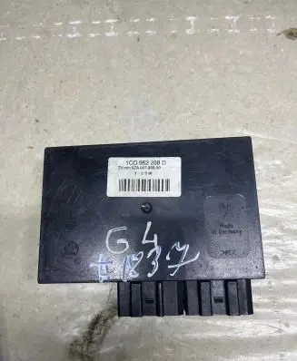 Volkswagen Golf IV Comfort/convenience module 1C0962258D 5ZA00795500