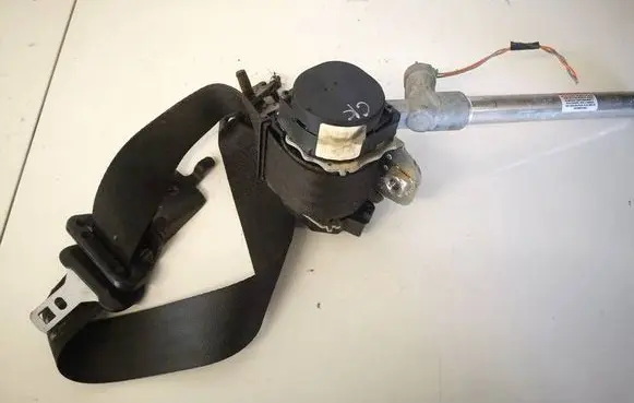 Volvo V70 Rear seatbelt 39859385
