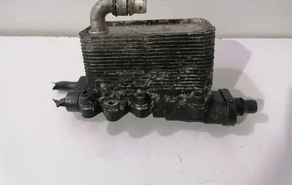 Engine oil radiator
