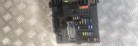 Volvo XC90 Fuse module 30728512