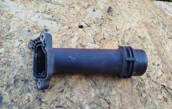 Engine coolant pipe/hose