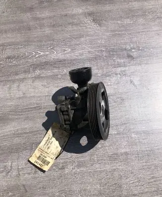 Mitsubishi Space Wagon Power steering pump