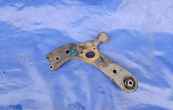 Toyota Prius+ (ZVW40) Front lower control arm/wishbone 48069-12300