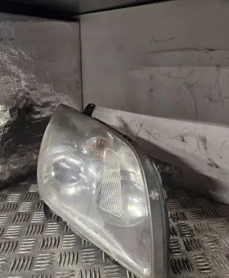 Toyota Avensis T250 Headlight/headlamp