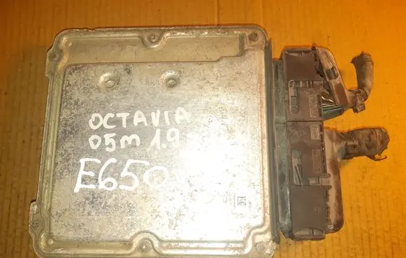 Skoda Octavia Mk2 (1Z) Engine control unit/module 03G906016DJ 0281011883 EDC16U16250