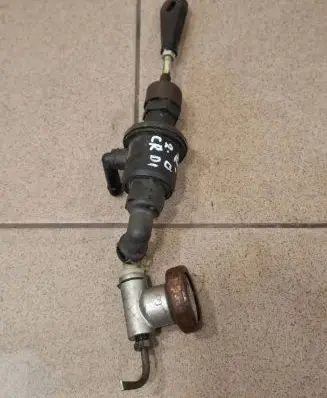 Hyundai ix35 Clutch slave cylinder 