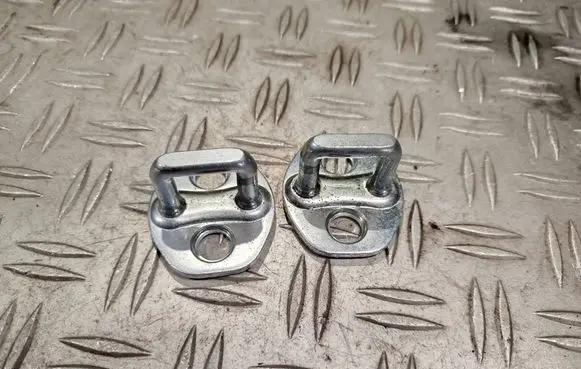 KIA Ceed Rear door lock loop/hook striker 81450A4000