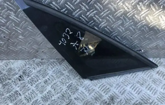 Audi A8 S8 D3 4E Rear side window
