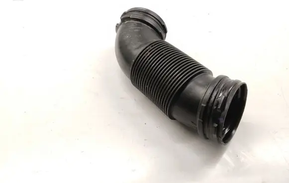 Audi A5 Turbo air intake inlet pipe/hose 8B3129616