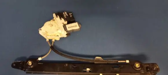 Seat Altea Sliding door window regulator with motor 5P0839401