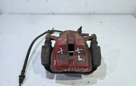Toyota Prius+ (ZVW40) Front brake caliper ADVICS 4773047060