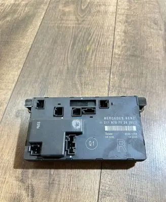 Mercedes-Benz E W211 Door control unit/module 2118707026 00401702