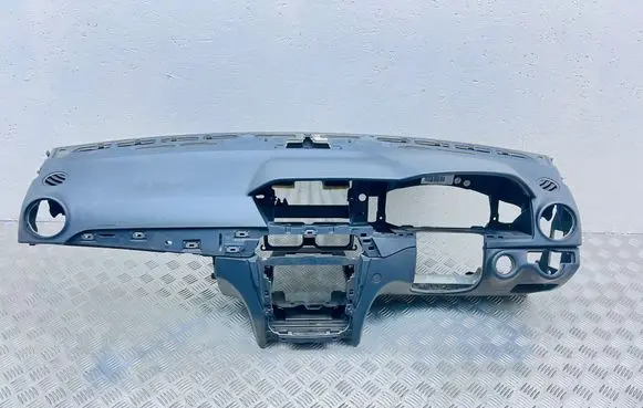 Mercedes-Benz C W204 Dashboard 2046805887