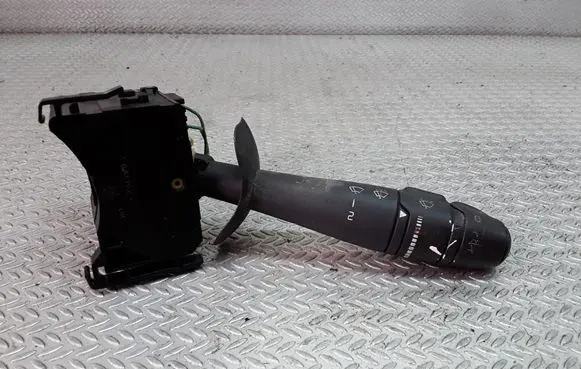 Renault Laguna II Wiper control stalk 820001224