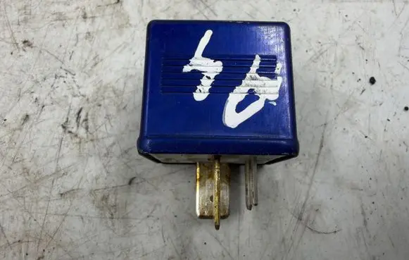 Audi A4 S4 B5 8D Other relay 8A0951253