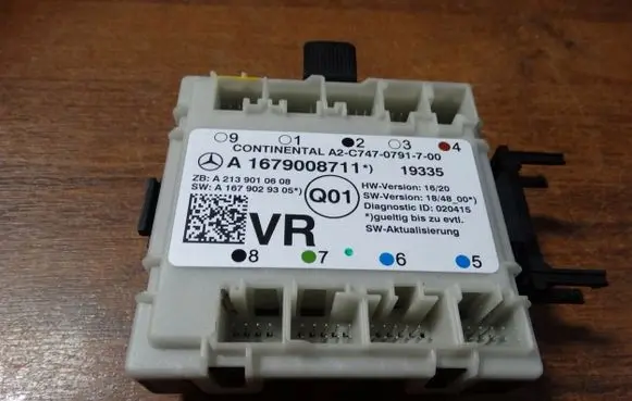 Mercedes-Benz Vito Viano W638 Door control unit/module A1679008711