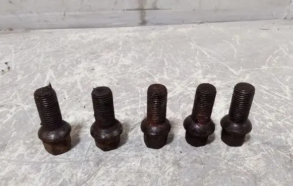 Audi A6 S6 C5 4B Nuts/bolts 