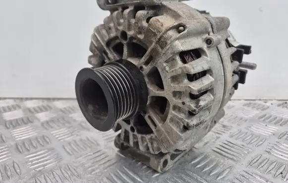 Mercedes-Benz Sprinter W907 W910 Generator/alternator A0009068404