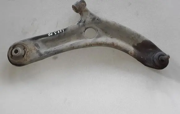 Hyundai i20 (PB PBT) Front lower control arm/wishbone 545011J500