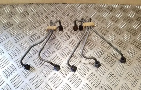 Volvo S80 Fuel injector supply line/pipe 