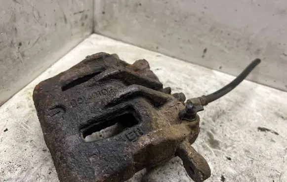 Hyundai Santa Fe Front brake caliper 98140102