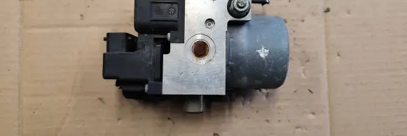 Volkswagen PASSAT B5 ABS Pump 8L0614111AB