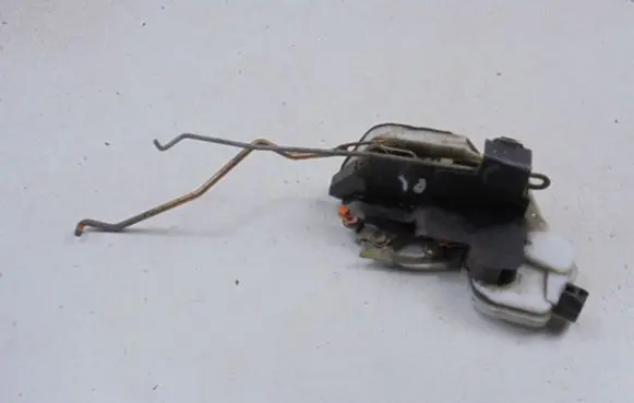 Mitsubishi Galant Front door lock