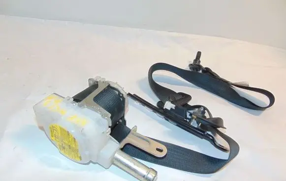 Toyota Avensis T270 Front seatbelt 7321005110C2