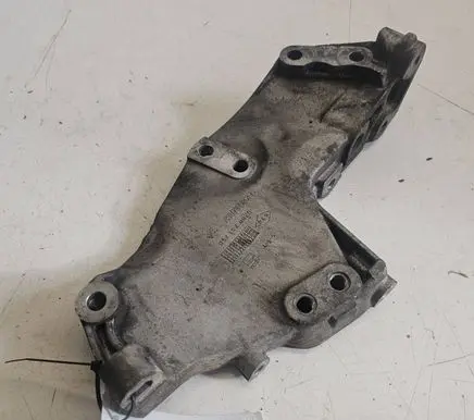 Renault Trafic II (X83) Generator/alternator bracket 8200741758