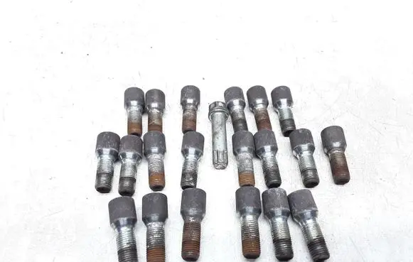Volvo V70 Nuts/bolts 